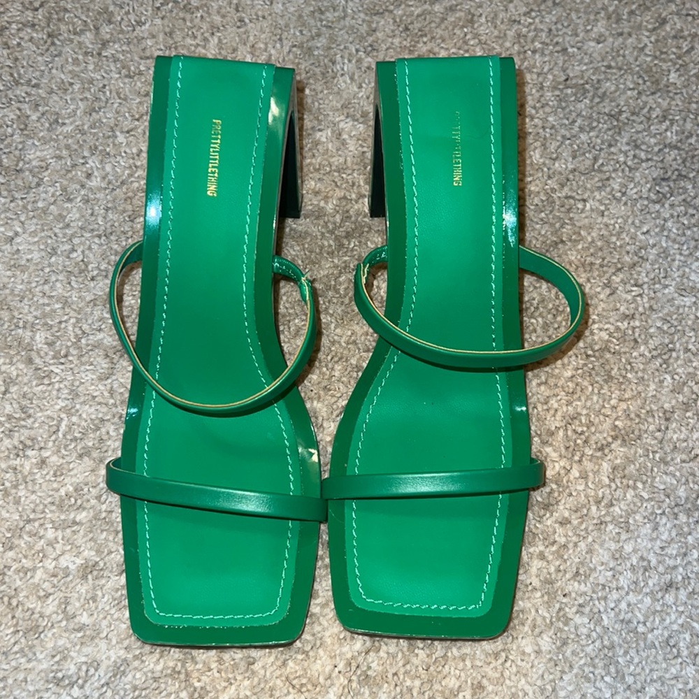Never worn Pretty Little Thing Green heels.Size 8
